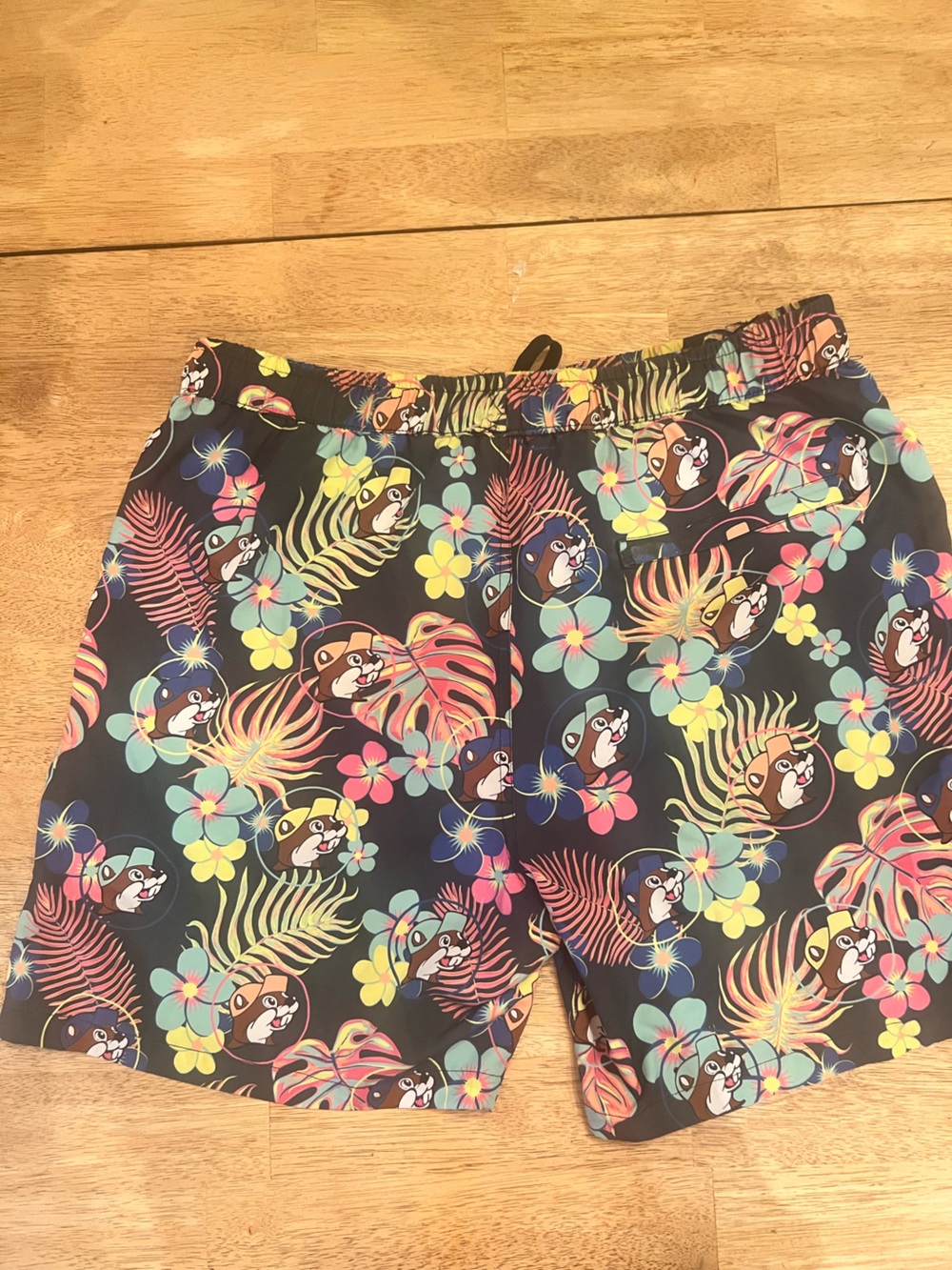 Buc-ees beaver tropical swim trunks size xl black with beaver print